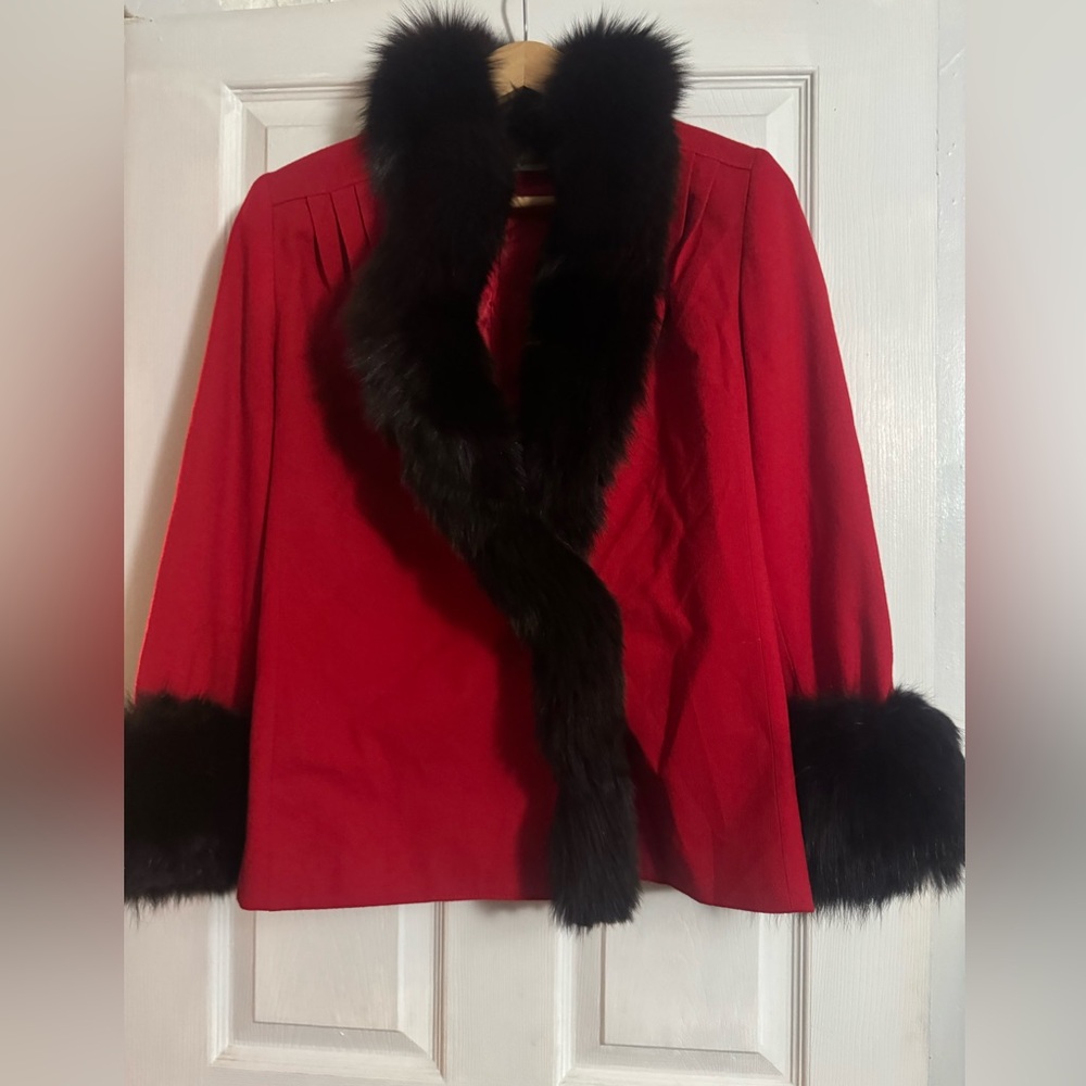 Red with Fur trim size 14 women’s vintage jacket